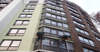 Установка крыши на балкон Горно-Алтайск цена от 1021 руб. м/2.