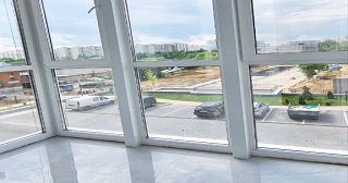 Панорамное остекление балкона Горно-Алтайск цена от 11 тыс. руб. м/п.